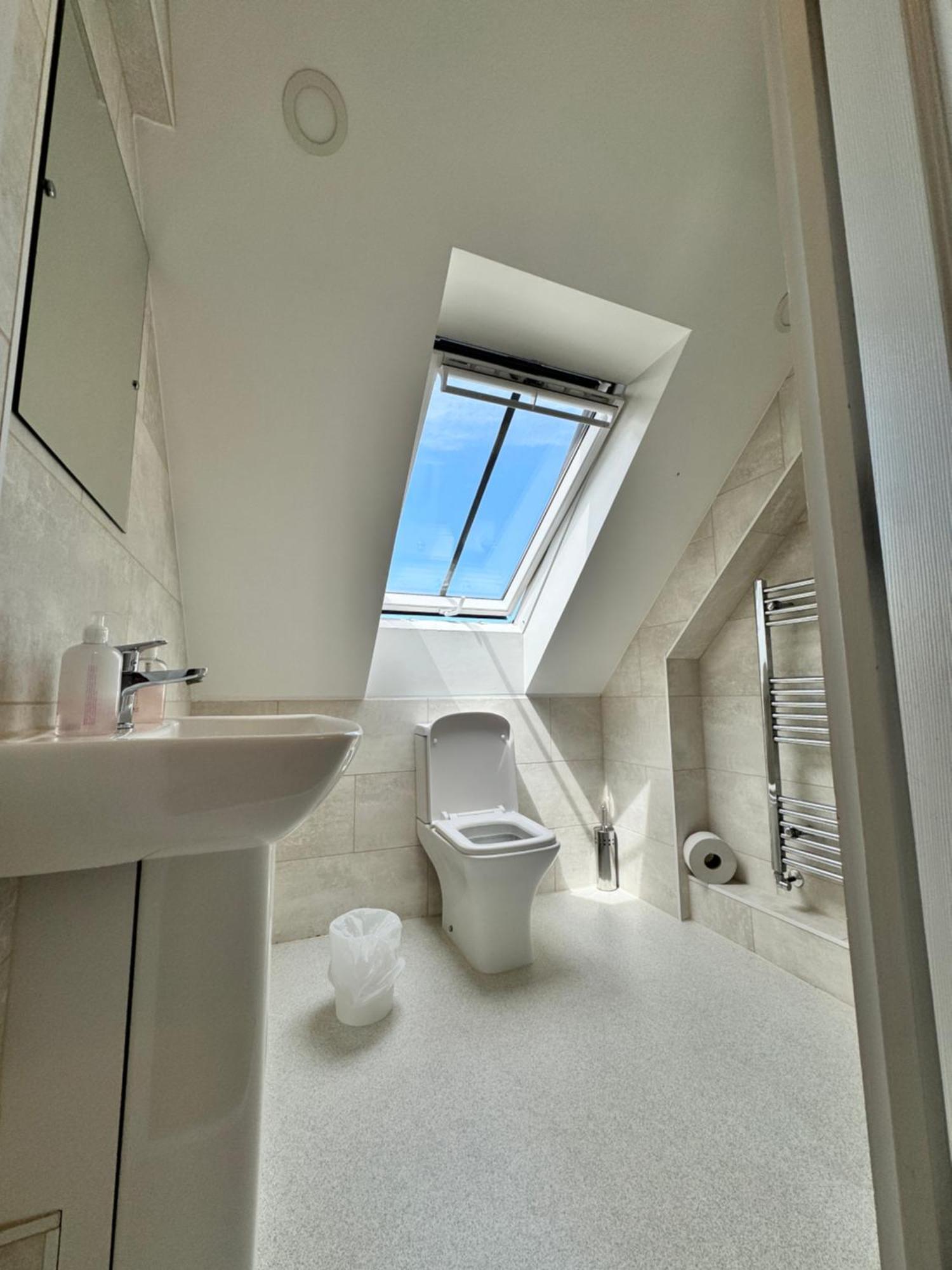 Relaxing Airport Rooms Stanwell Exterior photo