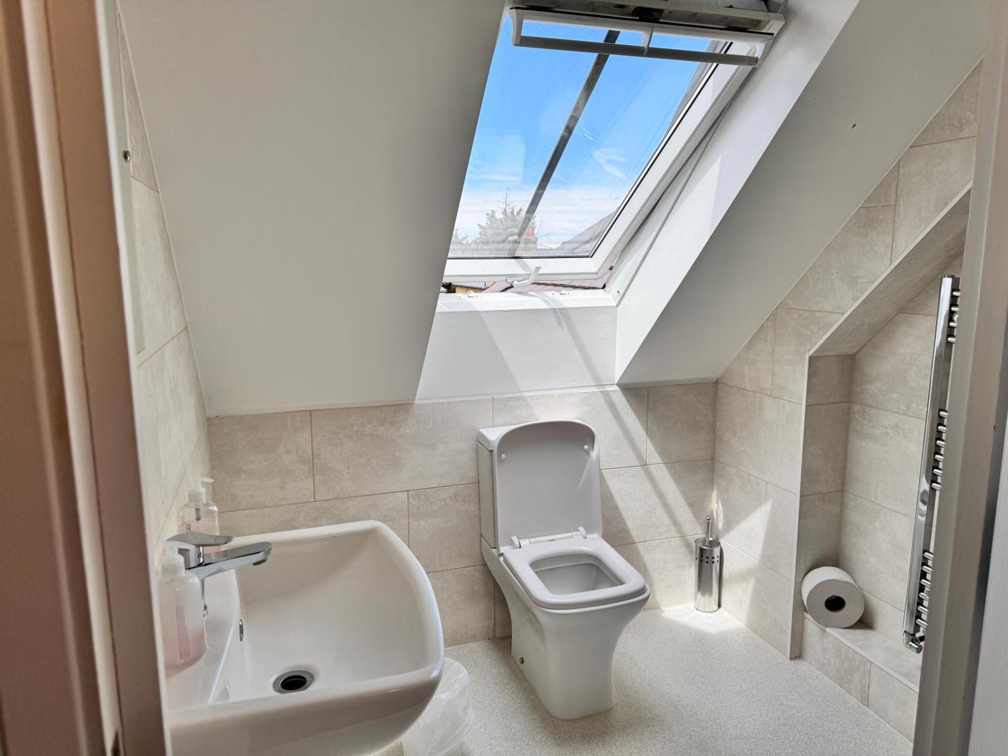 Relaxing Airport Rooms Stanwell Exterior photo